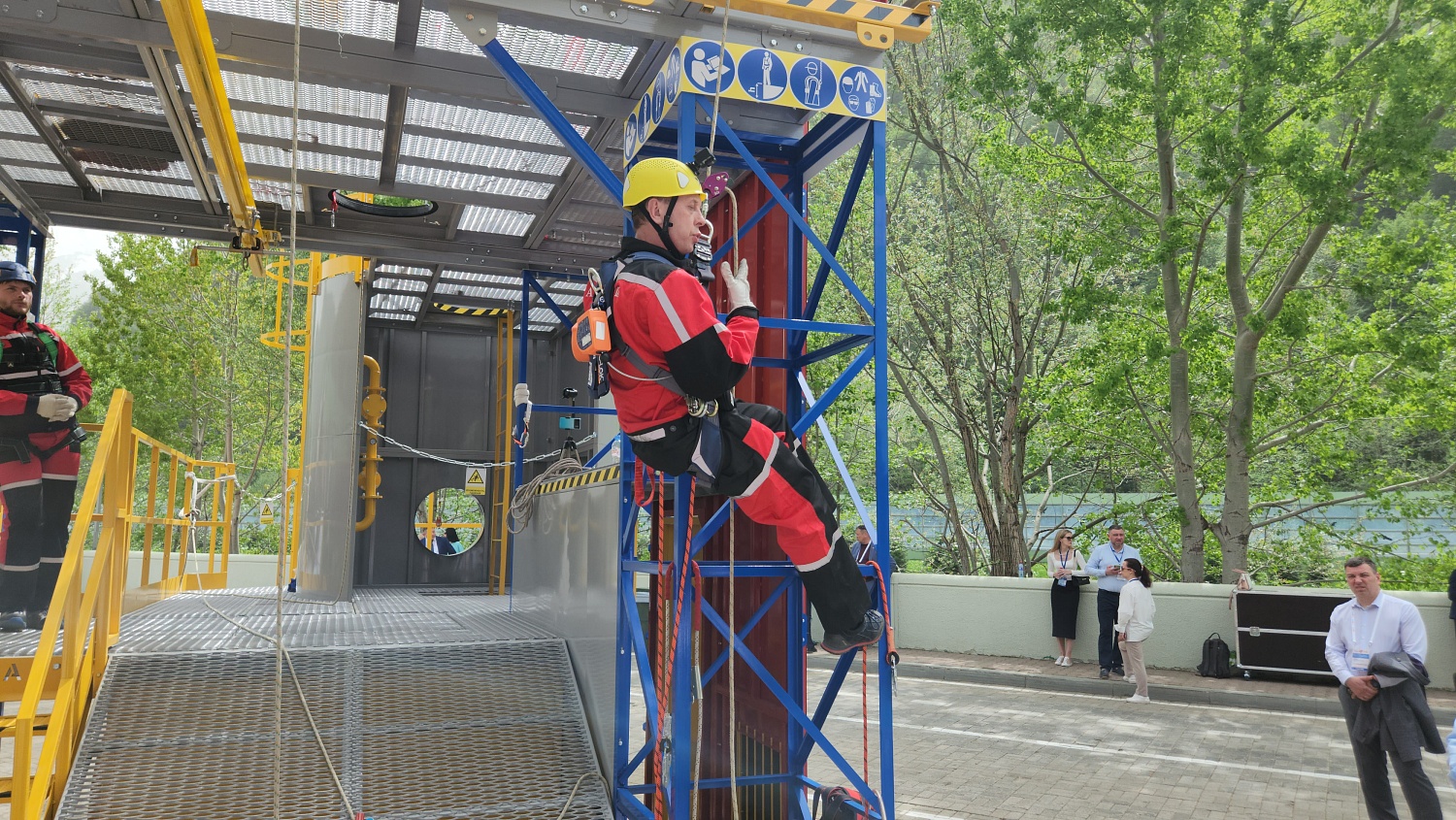 АЛЬФА ГРУПП приняло активное участие с 24 по 27 апреля в совещании на тему «Итоги работы по охране труда, промышленной, противофонтанной, пожарной и газовой безопасности в дочерних обществах и организациях ПАО „Газпром“ в 2023 году и задачи на 2024 год».